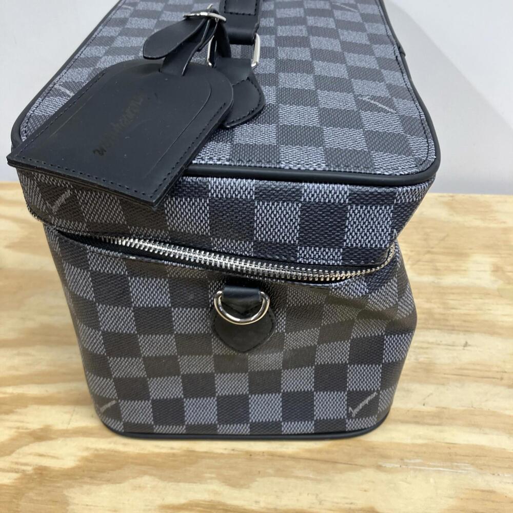 Journeyman Signature Checkered Gray Canvas Luggage Travel Makeup & Bathroom Bag - Picture 14 of 16